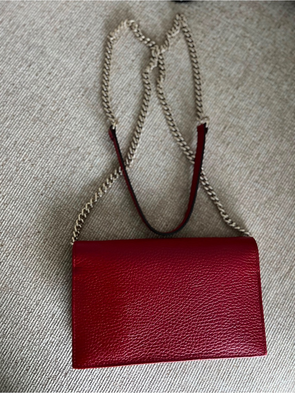 Gucci Red Pebbled Leather Chain Crossbody Wallet - Picture 2 of 10